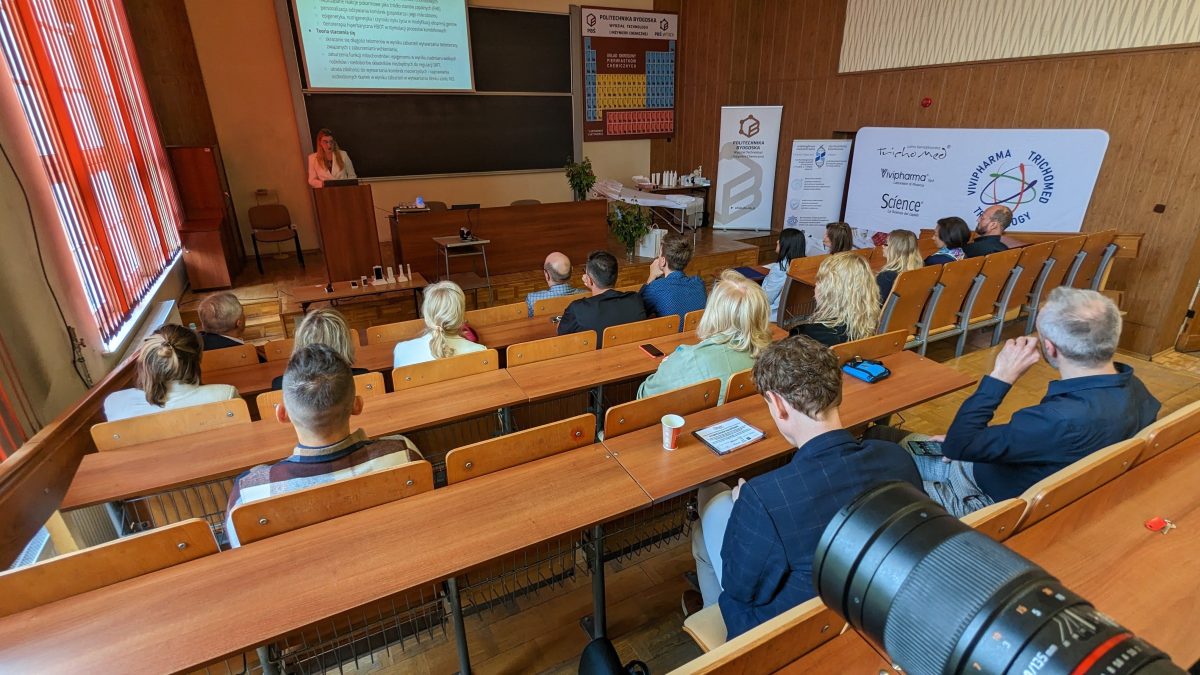 Wystąpienie Juli Trawińskiej - Pani Prezes Fundacji Medycyny Stylu Życia na Sympozjum Naukowym na Politechnice Bydgoskiej